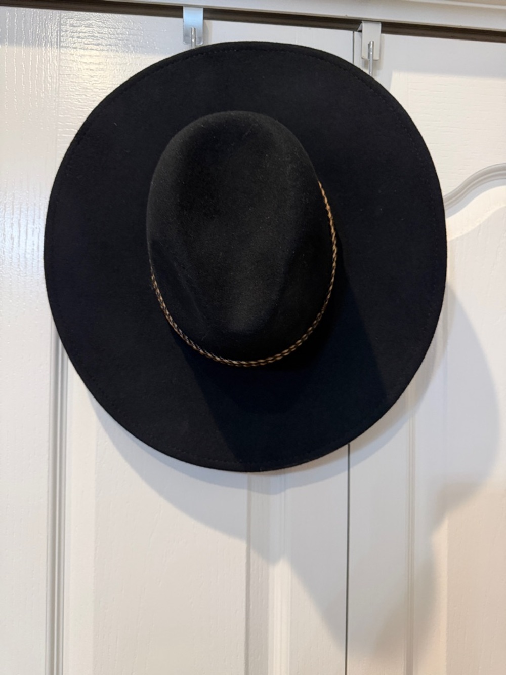 ruggine Black Felt Hat w/rope trim